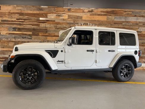 Used 2023 Jeep Wrangler Freedom Edition image 3