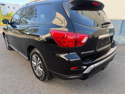 Used 2018 Nissan Pathfinder S AWD/4WD image 5