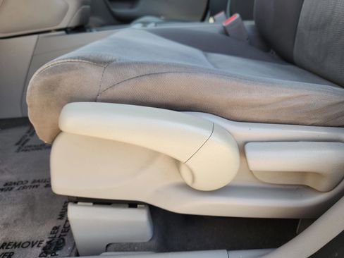 Used 2013 Honda CR-V LX image 25