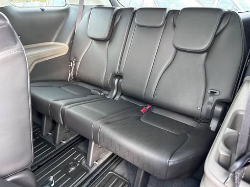 New 2026 Kia Carnival EX FWD image 7
