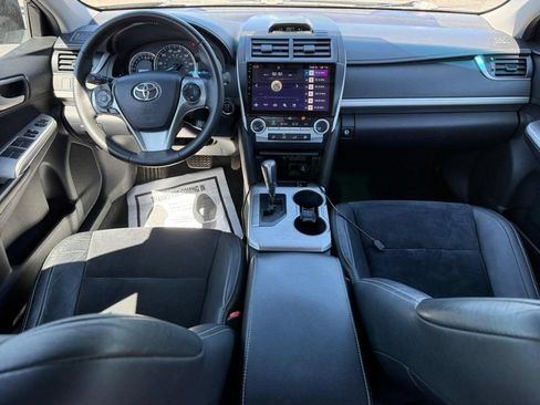 Used 2012 Toyota Camry SE w/ Leather Pkg FWD image 8