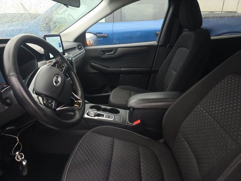 Used 2023 Ford Escape Active w/ Cold Weather Package image 4