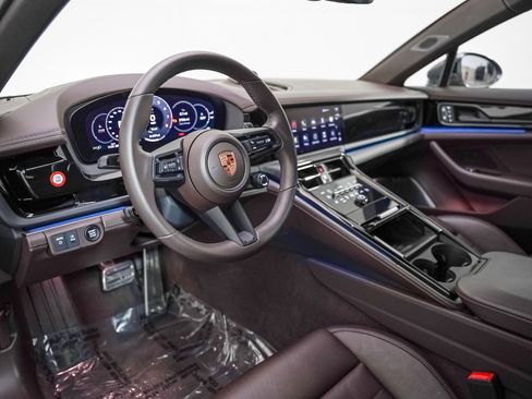 Used 2025 Porsche Panamera 4S image 4