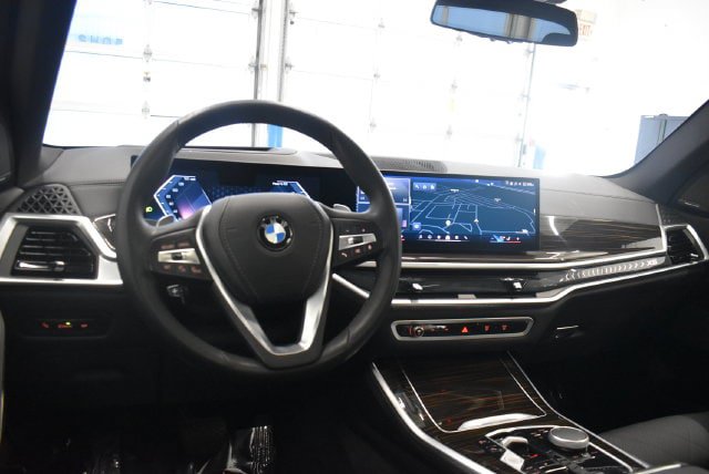 Used 2025 BMW X5 xDrive40i AWD/4WD image 23