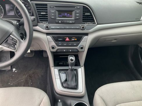 Used 2017 Hyundai Elantra SE image 11