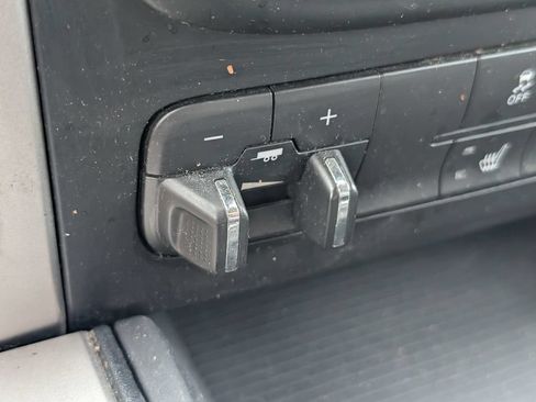 Used 2017 RAM 1500 Big Horn AWD/4WD image 23
