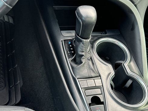 Used 2019 Toyota Camry XSE image 20