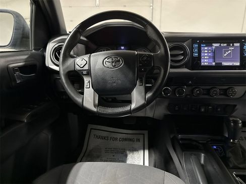 Used 2019 Toyota Tacoma TRD Off-Road image 19
