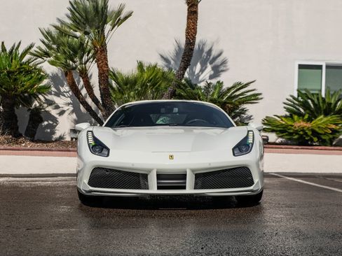 Used 2017 Ferrari 488 GTB image 2