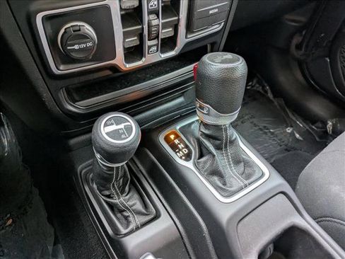 Used 2023 Jeep Wrangler Sahara image 12