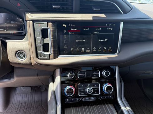 Used 2024 GMC Yukon Denali w/ Advanced Technology Package AWD/4WD image 25