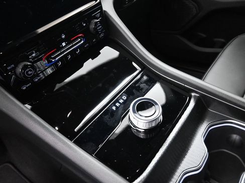 New 2025 Jeep Grand Cherokee L Limited w/ Black Appearance Package image 9