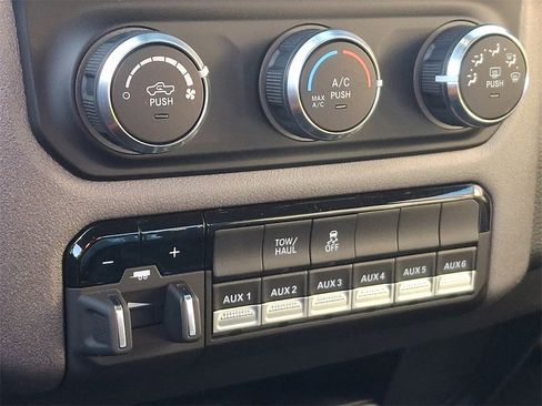 Used 2024 RAM 2500 Tradesman w/ Chrome Appearance Group image 14