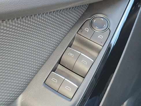 Used 2025 Chevrolet Equinox RS w/ Safety and Technology Package image 28