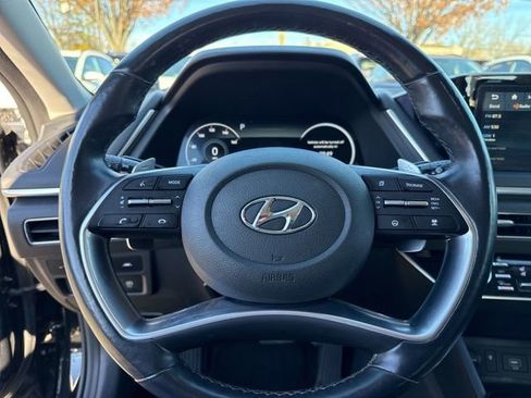 Used 2021 Hyundai Sonata Limited w/ Preferred Accessory Package image 11