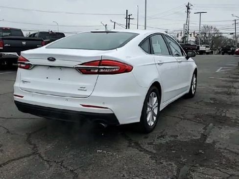 Used 2020 Ford Fusion SE image 8
