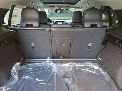 New 2025 Volvo XC40 B5 Plus w/ Protection Package Premier image 28