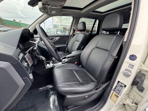 Used 2011 Mercedes-Benz GLK 350 4MATIC image 2