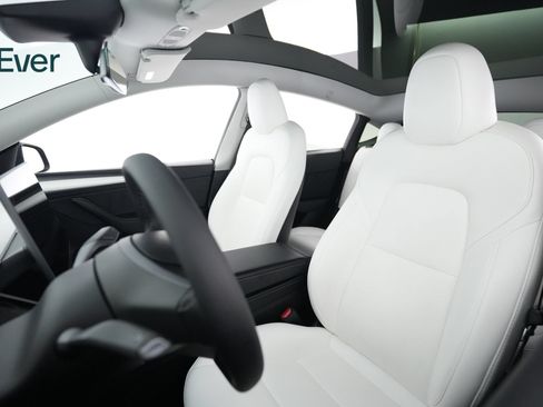 Used 2023 Tesla Model Y Performance AWD/4WD image 4