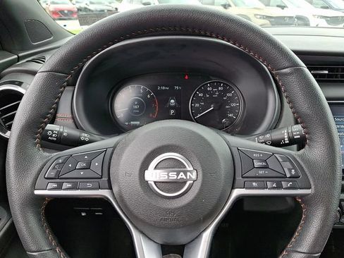 Used 2023 Nissan Kicks SR w/ SR Premium Package FWD image 20