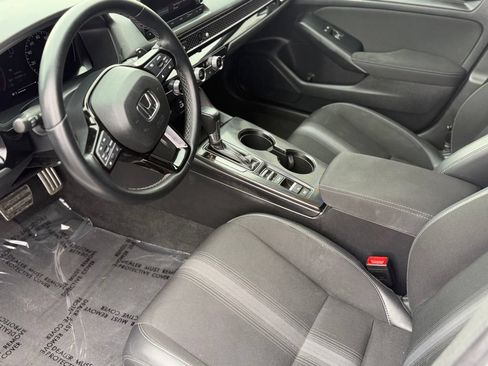 Used 2023 Honda Civic Sport image 9
