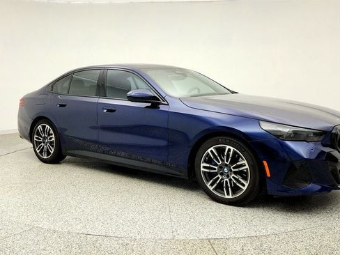 Used 2024 BMW 530i w/ M Sport Package RWD image 3