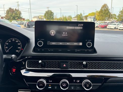Used 2023 Honda Civic Sport image 19