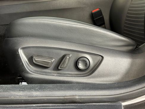 Used 2023 Toyota Camry SE FWD image 7