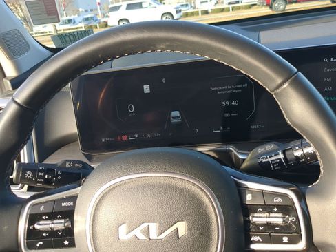 Certified 2025 Kia Sorento SX image 13