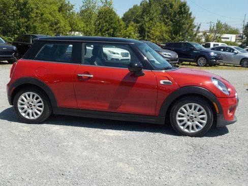 Used 2015 MINI Cooper 2-Door Hardtop image 6