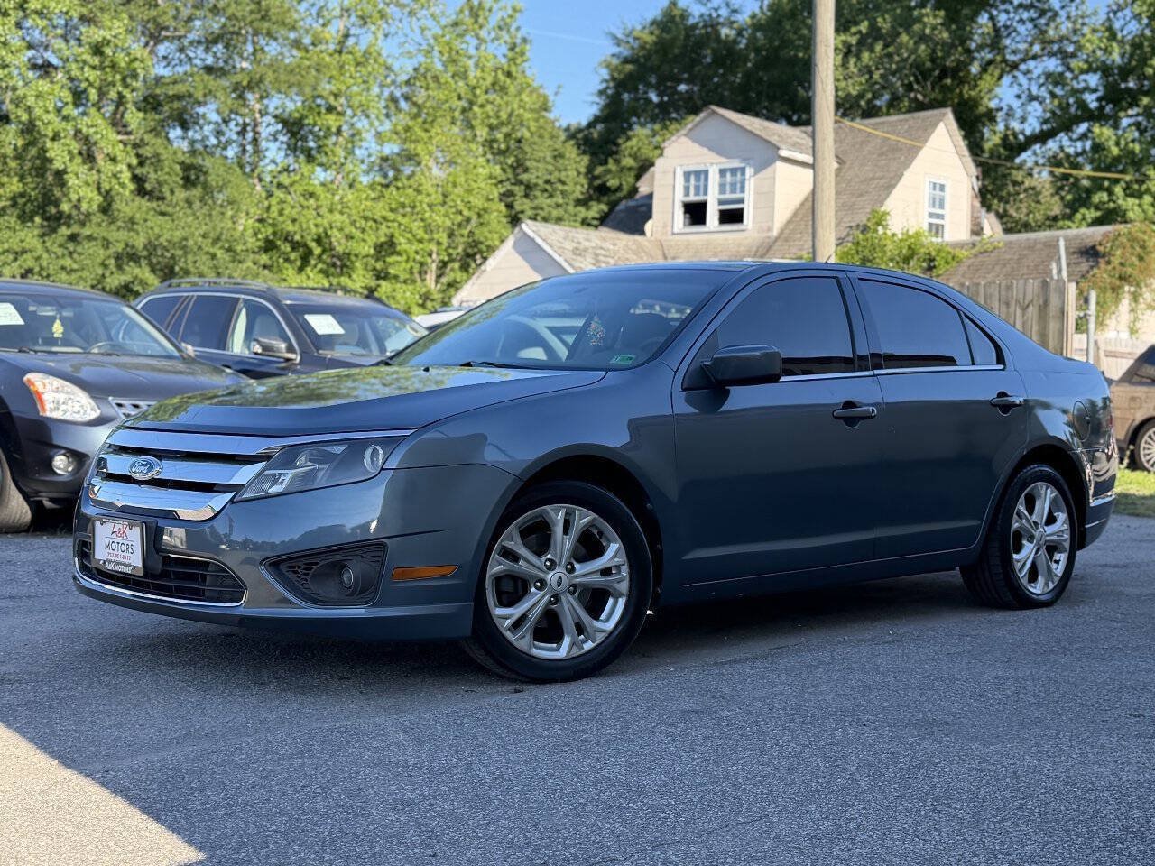 Used 2012 Ford Fusion SE FWD image 2
