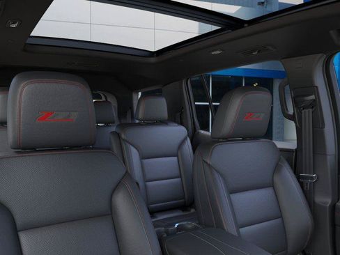 New 2026 Chevrolet Traverse Z71 w/ LPO, Floor Liner Package AWD/4WD image 24