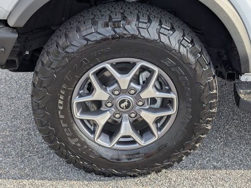 Used 2024 Ford Bronco Badlands AWD/4WD image 11