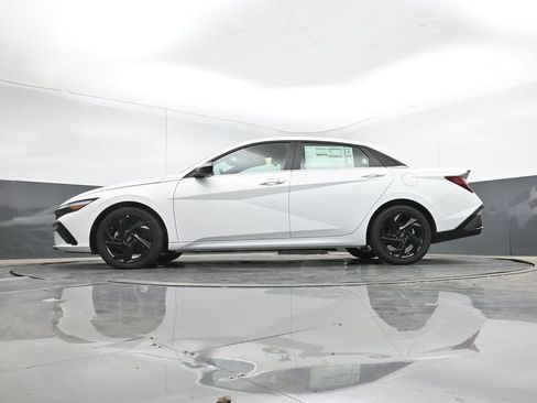 New 2026 Hyundai Elantra SEL Sport Premium FWD image 11
