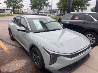 Used 2025 Kia K4 FWD video 1