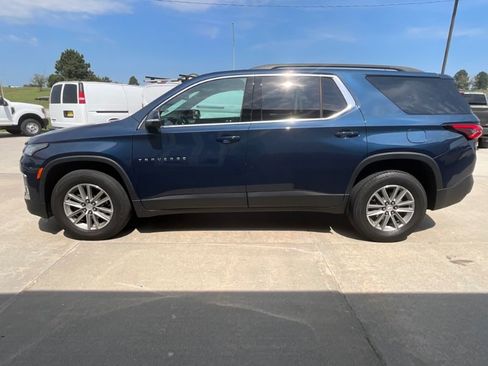 Used 2023 Chevrolet Traverse LT FWD image 5