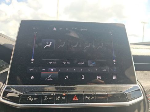 Used 2025 Jeep Compass Trailhawk AWD/4WD image 37