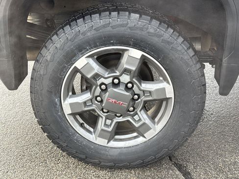 Used 2025 GMC Sierra 2500 SLT w/ SLT Premium Package image 9