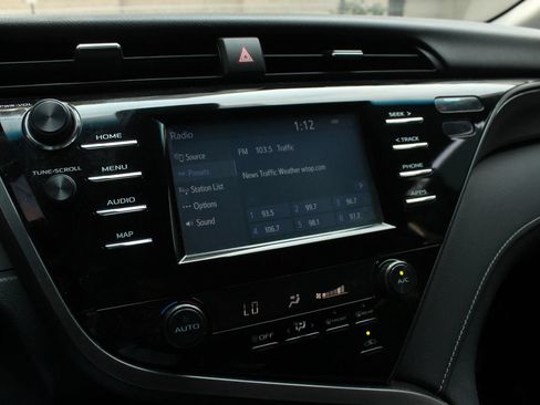 Used 2019 Toyota Camry SE FWD image 25