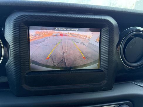 Used 2020 Jeep Wrangler Unlimited Sport image 19