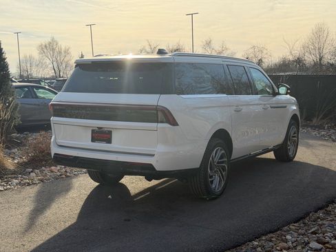 New 2026 Lincoln Navigator L Reserve AWD/4WD image 5