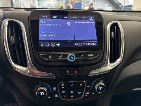 Used 2024 Chevrolet Equinox LT image 18