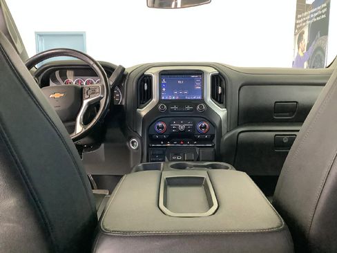 Used 2021 Chevrolet Silverado 1500 LT image 15