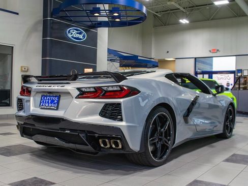 Used 2021 Chevrolet Corvette Stingray Preferred Cpe w/ Z51 Performance Package image 4