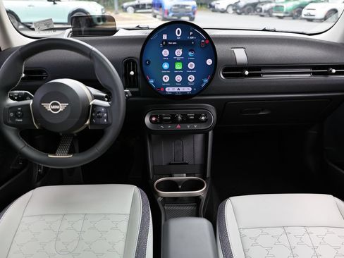 Used 2025 MINI Cooper 4-Door Hardtop FWD image 26