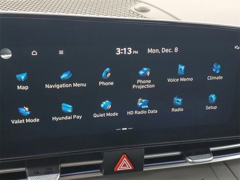 Used 2024 Hyundai Elantra SEL image 17