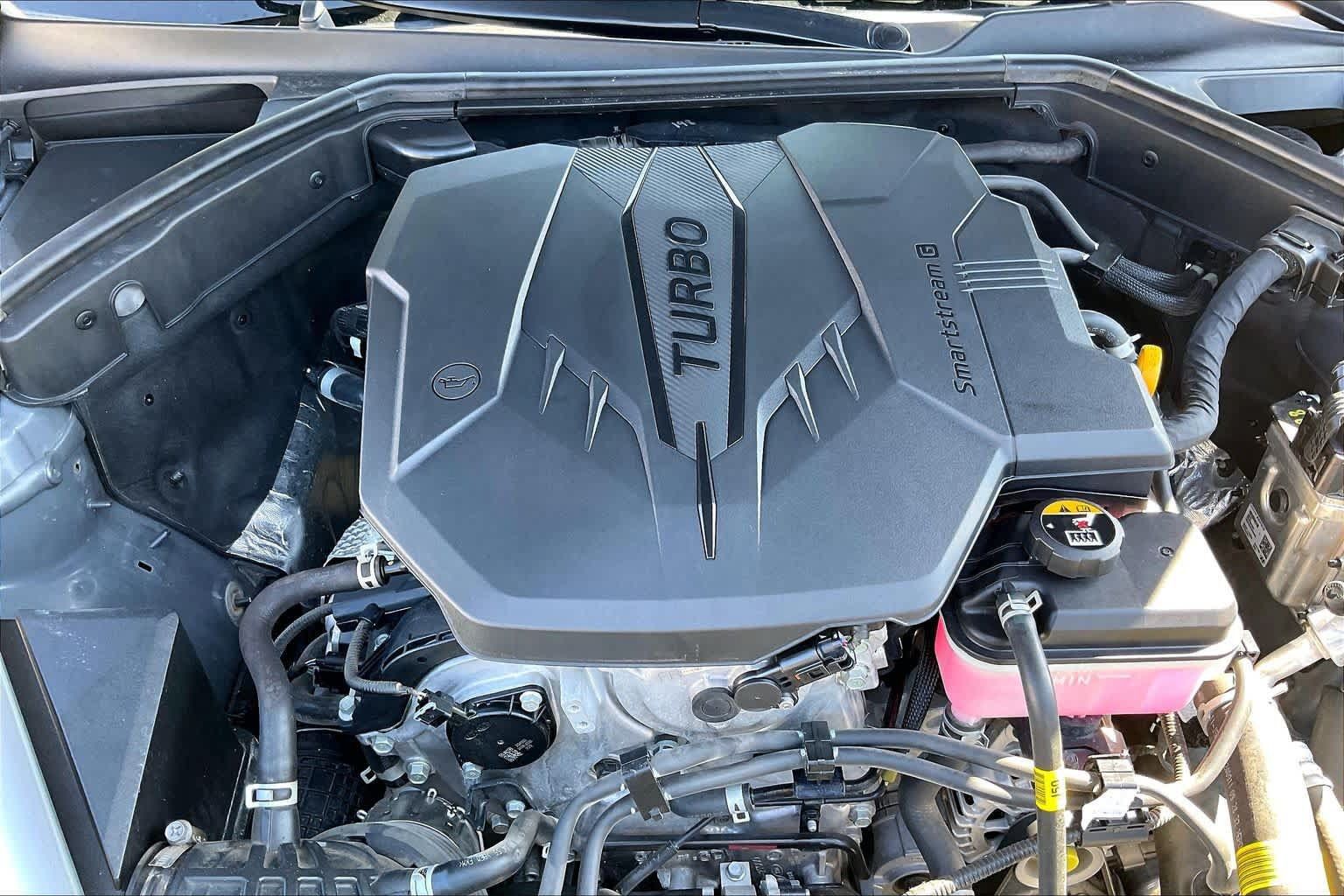 Used 2025 Genesis G70 2.5T RWD image 32