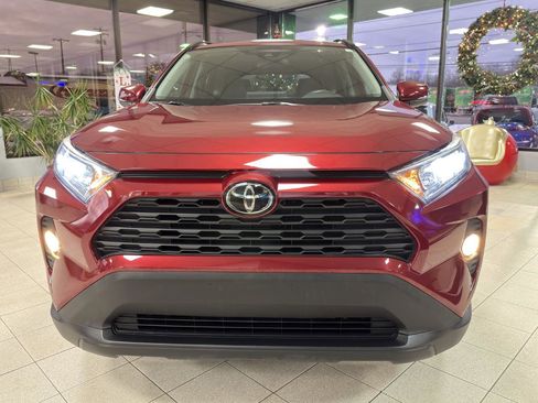 Used 2019 Toyota RAV4 XLE w/ All Weather Liner Package image 6