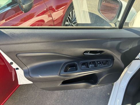 Used 2025 Nissan Versa SV w/ Trunk Package FWD image 18