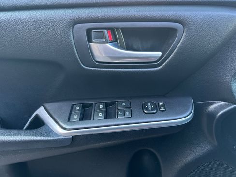 Used 2015 Toyota Camry SE image 15